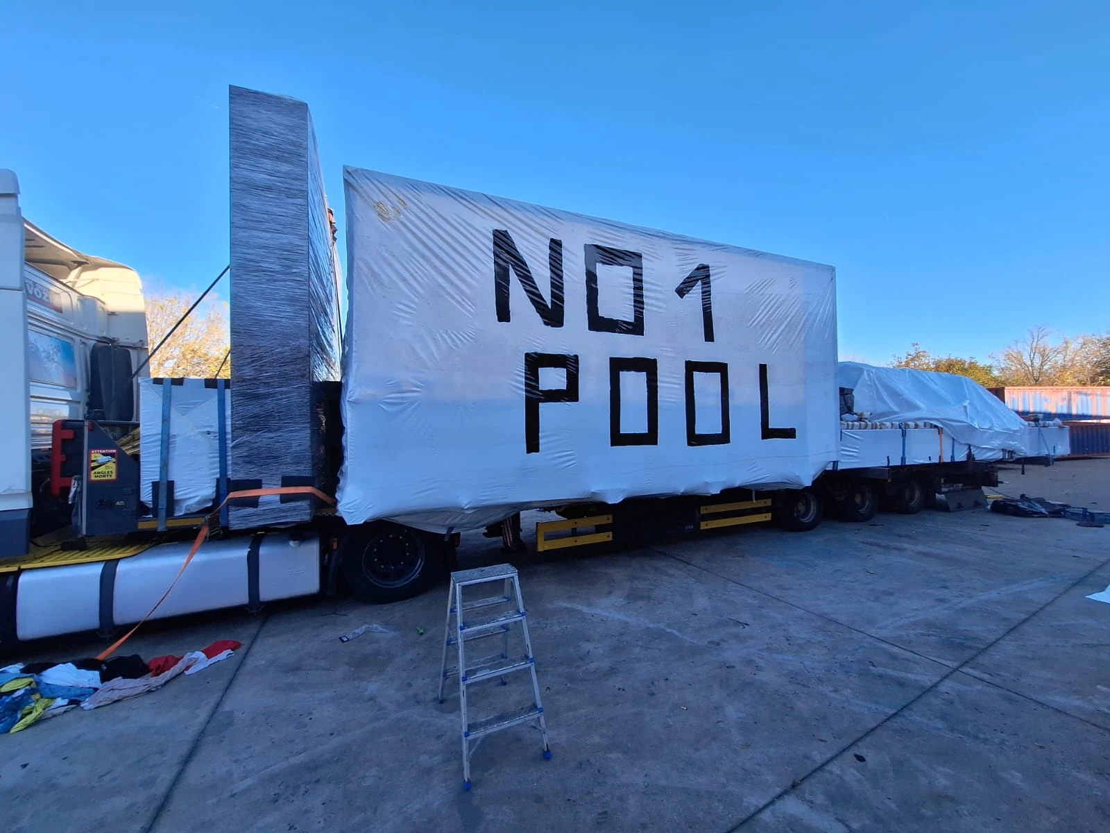 Pool and container module production at No1Pool · 13