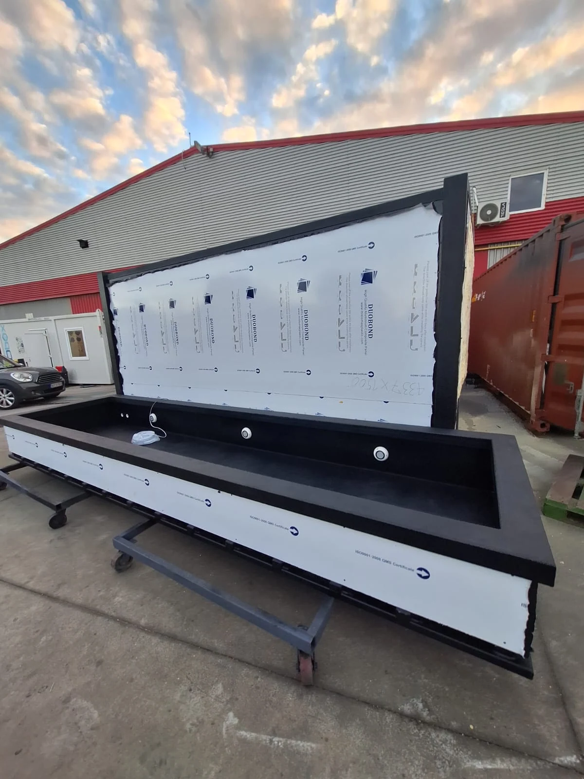 Pool and container module production at No1Pool · 14